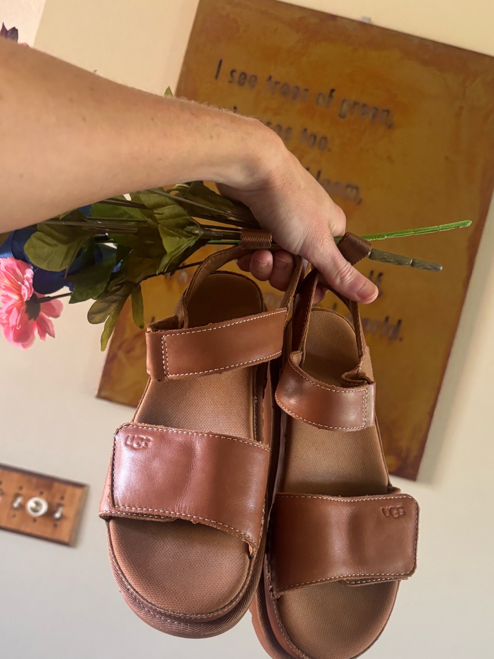 UGG Goldenstar Platform Sandal Sz 8 GUC! - Picture 11 of 11